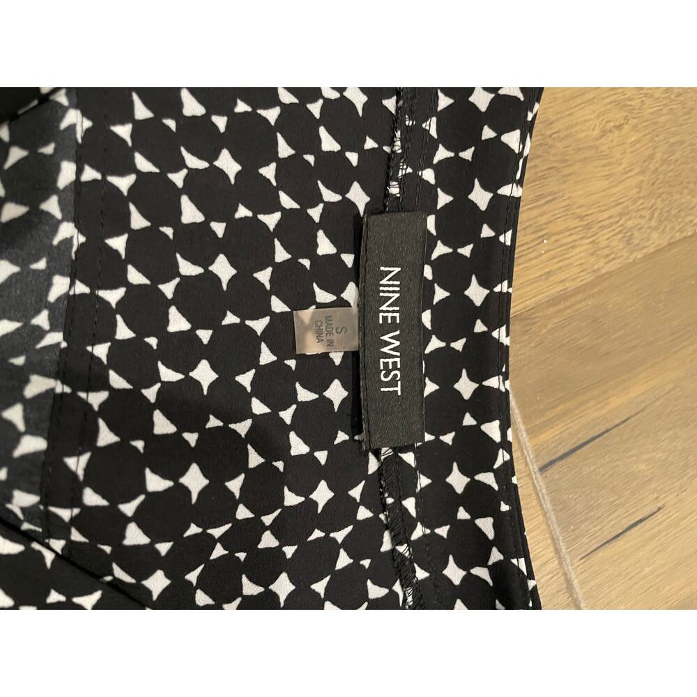 Nine West Black & White Pattern Blouse – Size S - Picture 5 of 6